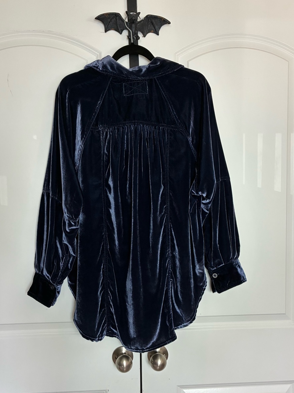 Free People Blue Velvet Button-Up Shirt Soft Relaxed Fit Size S - Picture 6 of 14